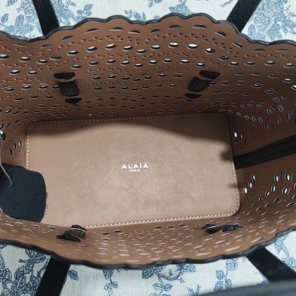 Alaia Black Laser-Cut Shoulder Tote with Tan Interior - Picture 2 of 11